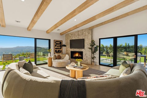 Photo of 23935 Park Belmonte, Calabasas, CA 91302 (MLS # 26986577)