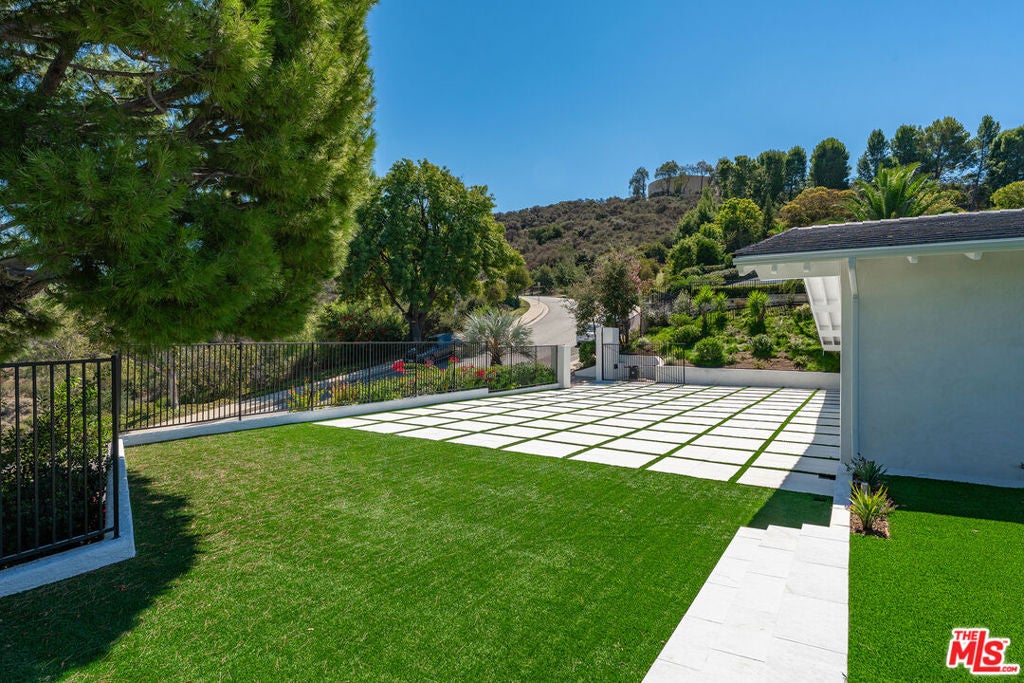 23935 Park Belmonte