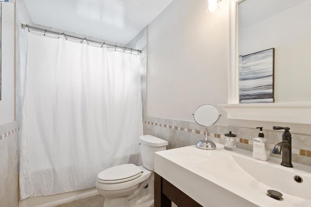 LAS LOMITAS - Residential