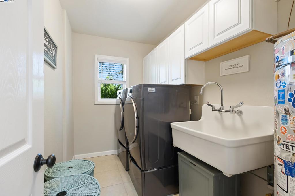 LAS LOMITAS - Residential