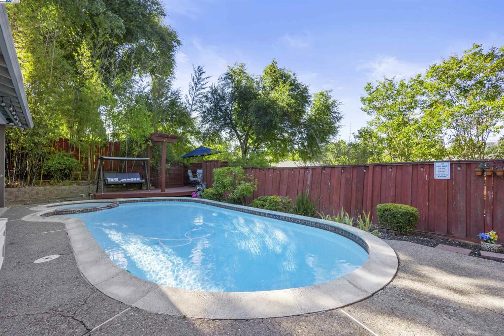 LAS LOMITAS - Residential