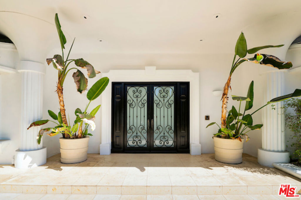 716 N Beverly Drive