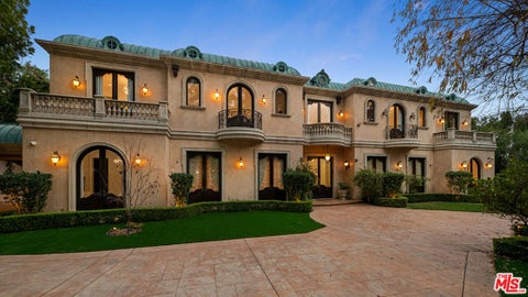 Photo of 1021 N Crescent Drive, Beverly Hills, CA 90210 (MLS # 26834401)