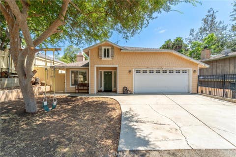 Photo of 1311 E Mission Rd, Fallbrook, CA 92028 (MLS # SW26177010)