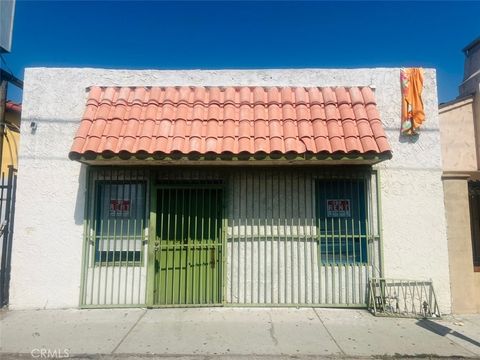 Photo of 7830 Lankershim Boulevard, North Hollywood, CA 91605 (MLS # SR25182656)