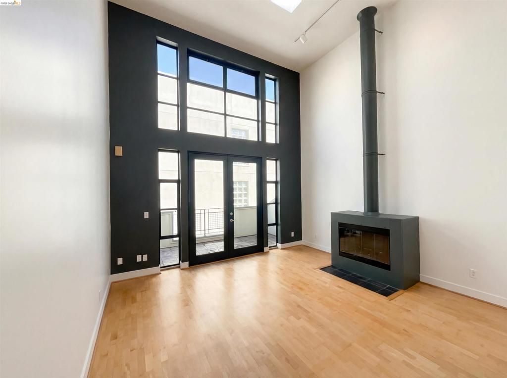 Photo of 161 Gilbert St St #16, San Francisco, CA 94103 (MLS # 41127303)
