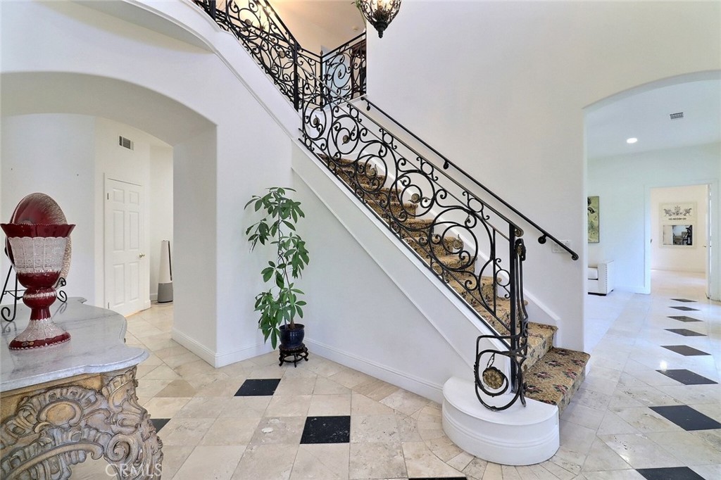 8424 Sunnyslope Drive