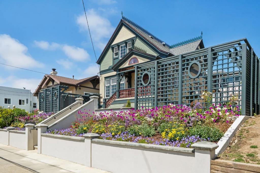 530 Grand Avenue, South San Francisco CA 94080