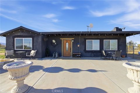 Photo of 3552 Condalia Ave, Yucca Valley, CA 92284 (MLS # CV26003422)
