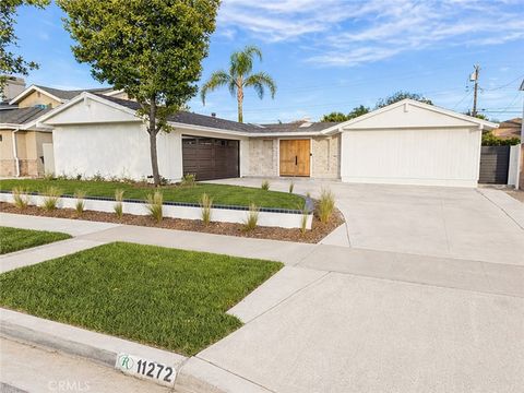 Photo of 11272 Wembley Road, Rossmoor, CA 90720 (MLS # PW26100544)