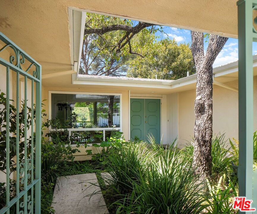 2521 La Condesa Drive