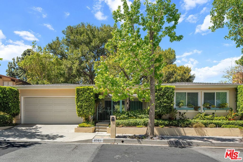 2521 La Condesa Drive