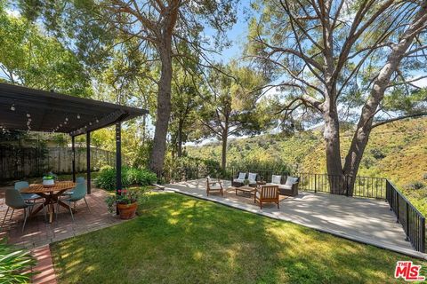 Photo of 2521 La Condesa Drive, Los Angeles, CA 90049 (MLS # 26737725)