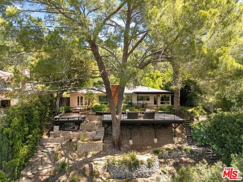 Photo of 2521 La Condesa Drive, Los Angeles, CA 90049 (MLS # 26737725)