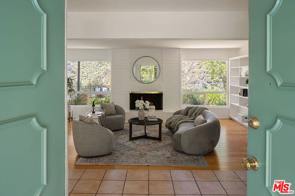 2521 La Condesa Drive