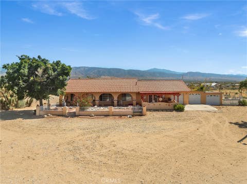 Photo of 12274 Mountain RD, Pinon Hills, CA 92372 (MLS # IV26159181)