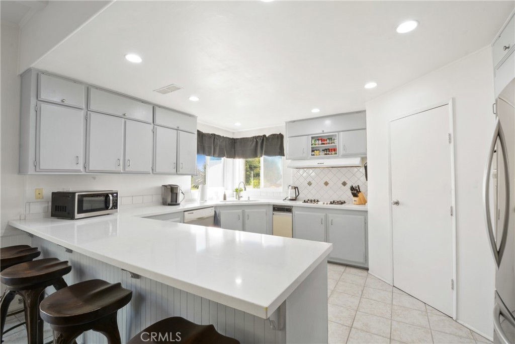 2275 W 25th Street 12
