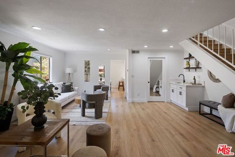 Photo of 2920 11th Street #6, Santa Monica, CA 90405 (MLS # 26827717)