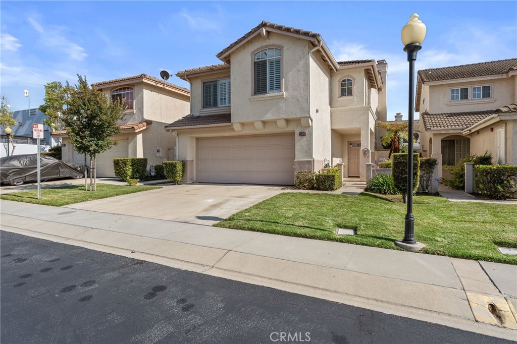 572 E Stephanie Drive