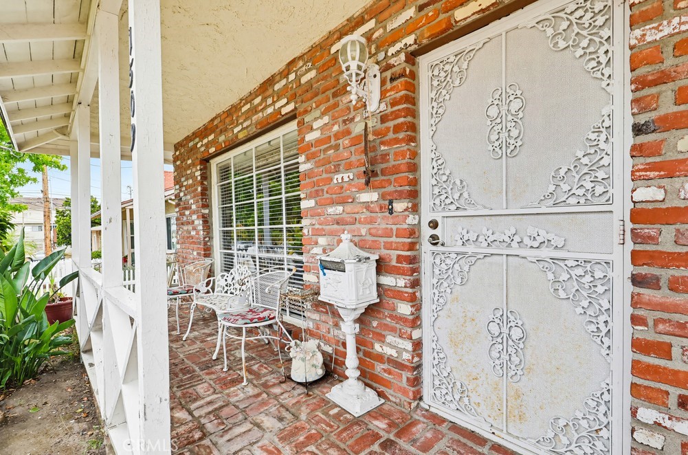 1509 W Santa Cruz