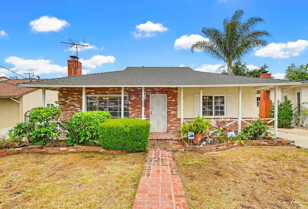 1509 W Santa Cruz