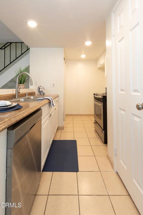 Tiny photo for 1231 Saratoga Avenue, Ventura, CA 93003 (MLS # V1-33514)