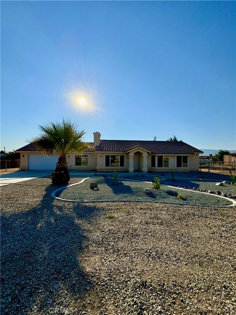 Photo of 12401 Tesuque Road, Apple Valley, CA 92308 (MLS # HD26068975)