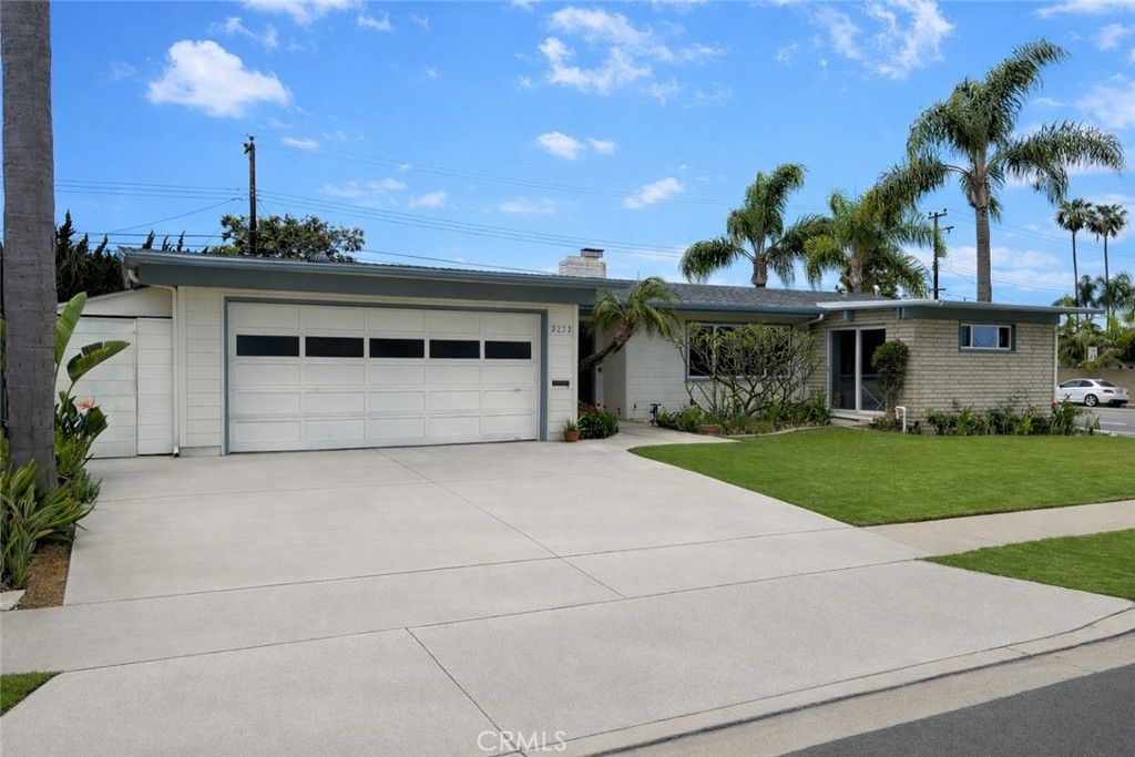 Photo of 3233 Michigan Ave, Costa Mesa, CA 92626 (MLS # OC26069768)
