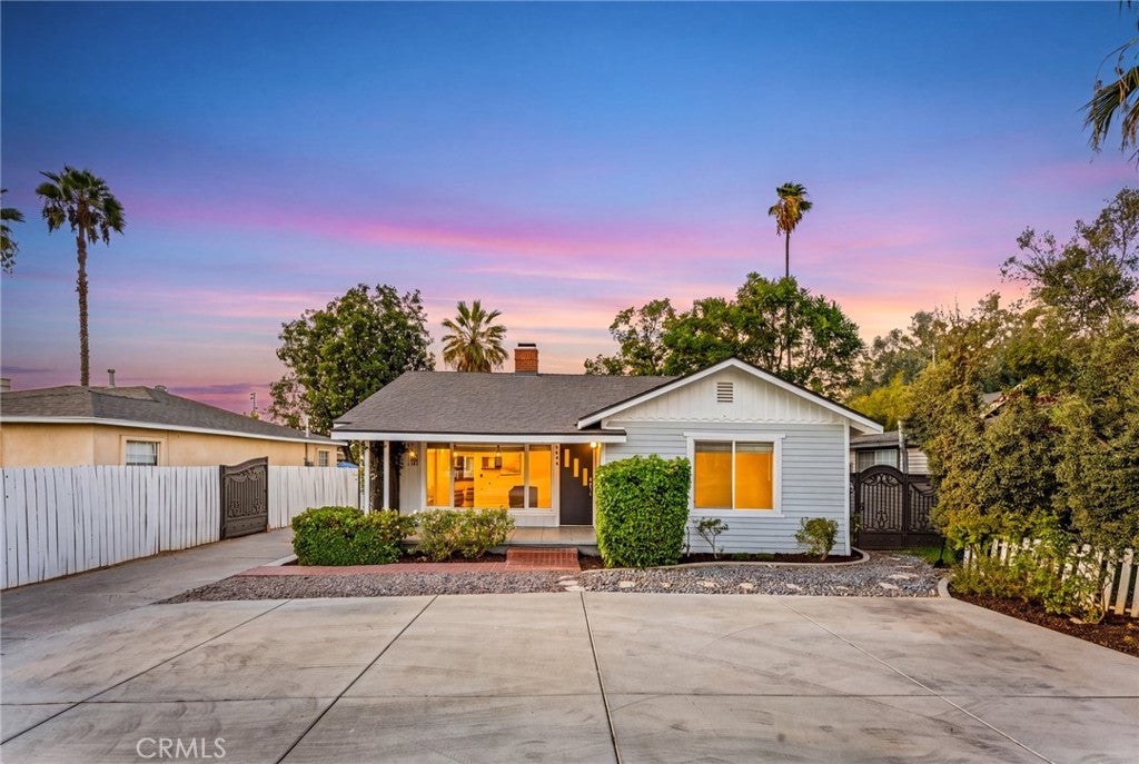 839 E Citrus
