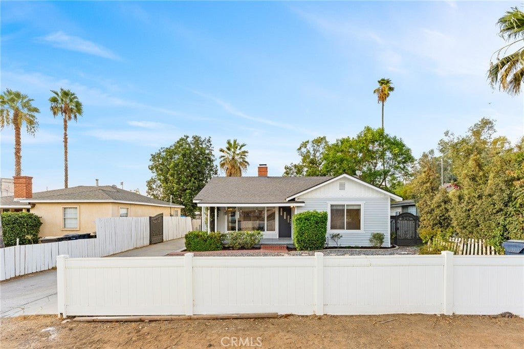 839 E Citrus
