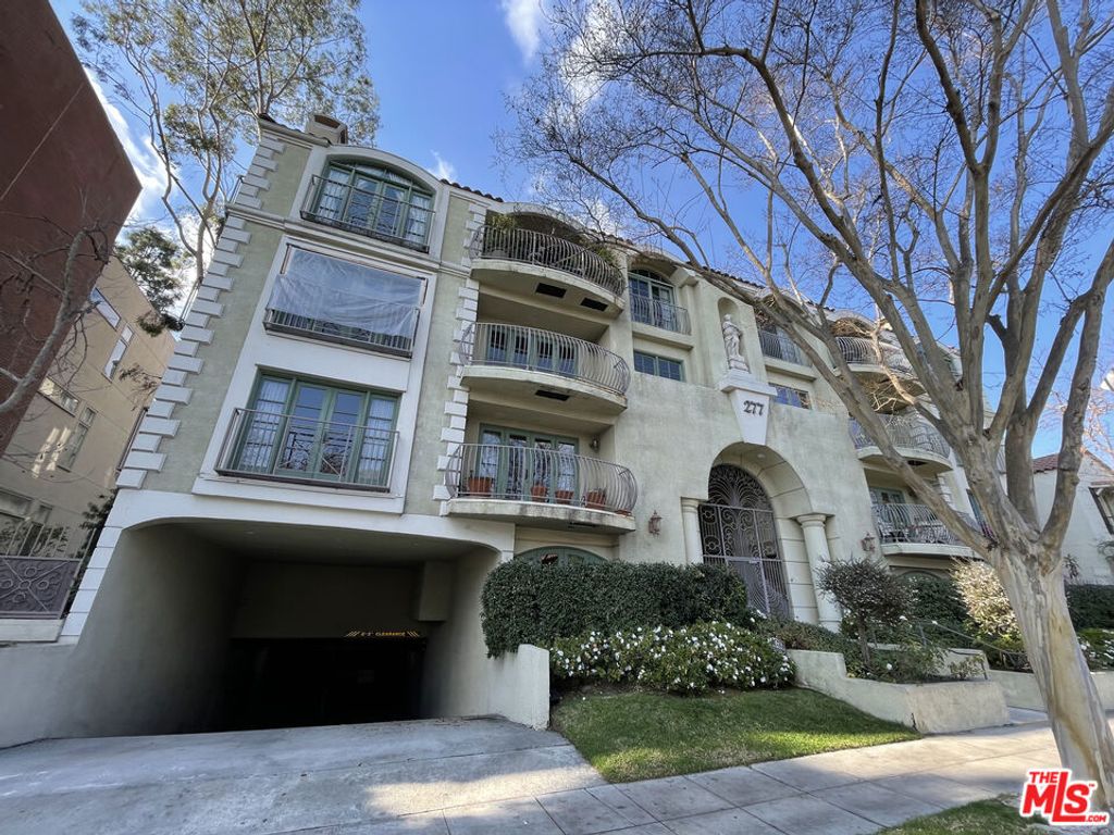Photo of 277 S Spalding Drive #303, Beverly Hills, CA 90212 (MLS # 26669671)