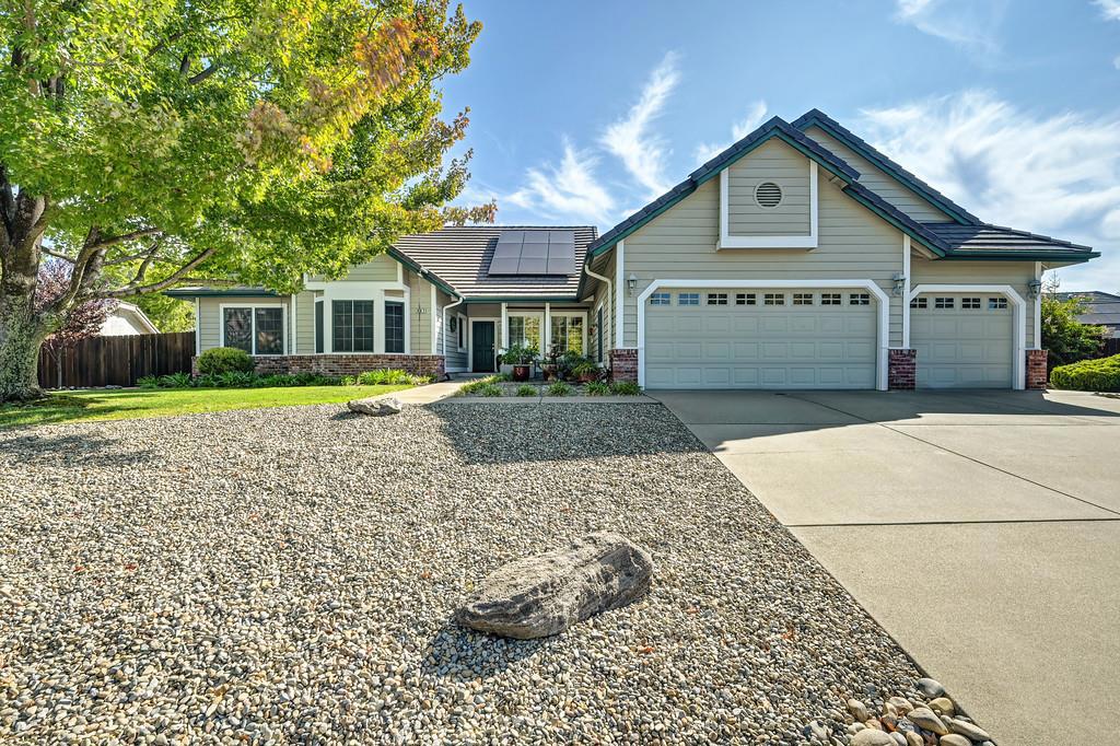 807 Mesa Vista Way