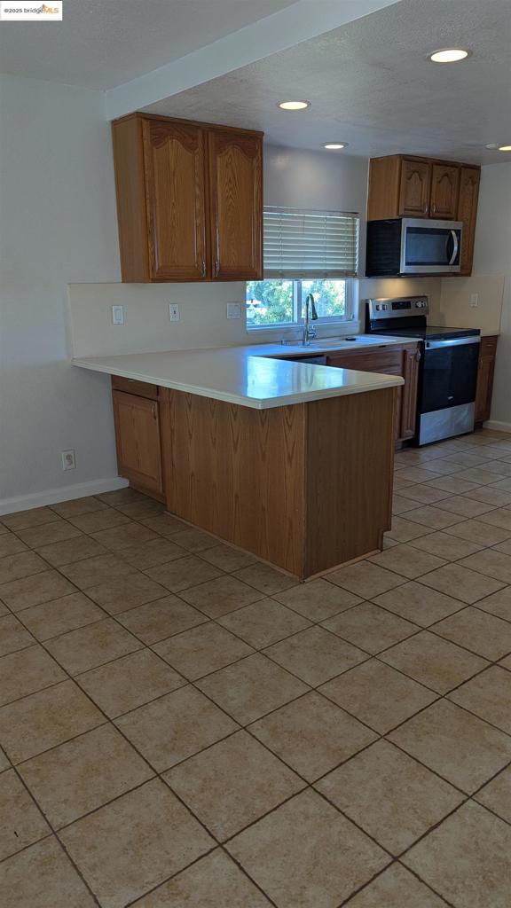 SPRINGBROOK EST. - Residential