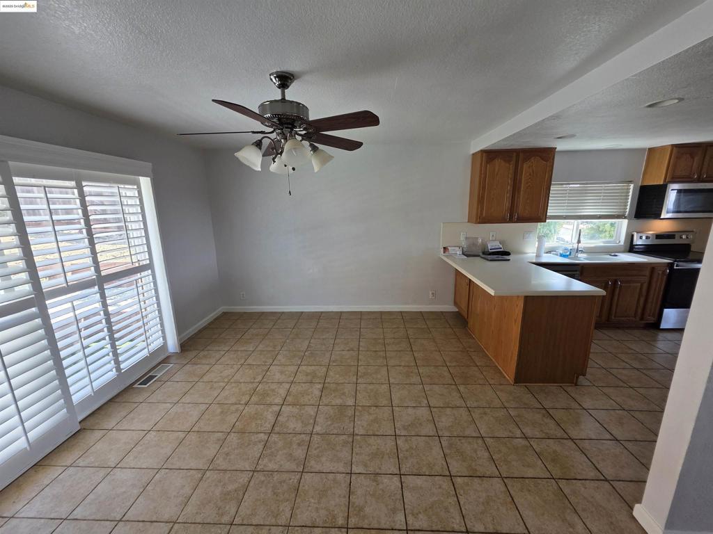 SPRINGBROOK EST. - Residential