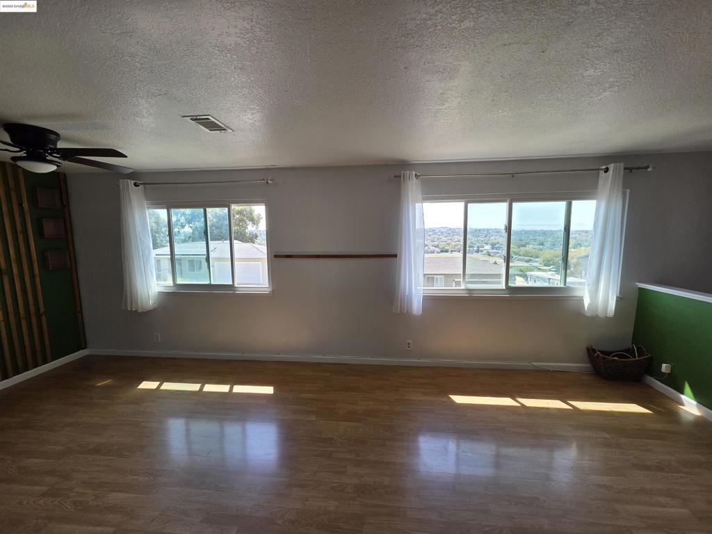 SPRINGBROOK EST. - Residential