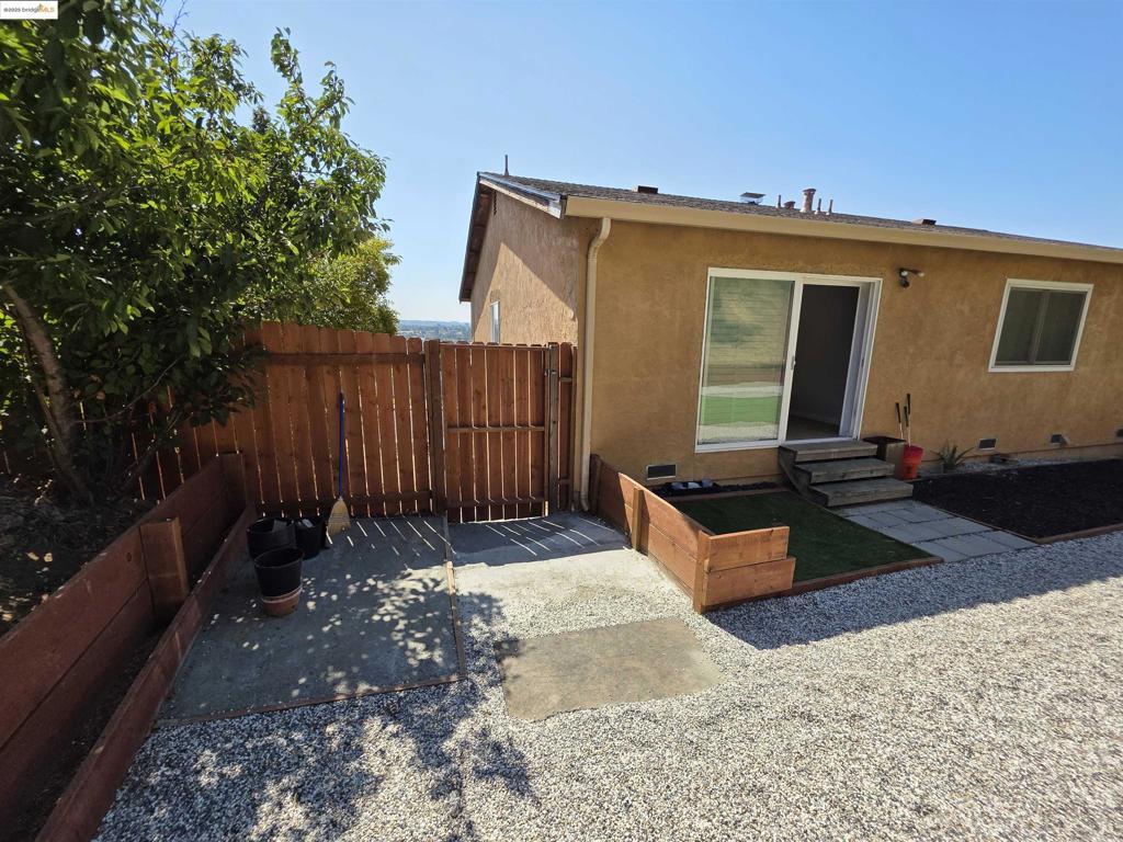 SPRINGBROOK EST. - Residential