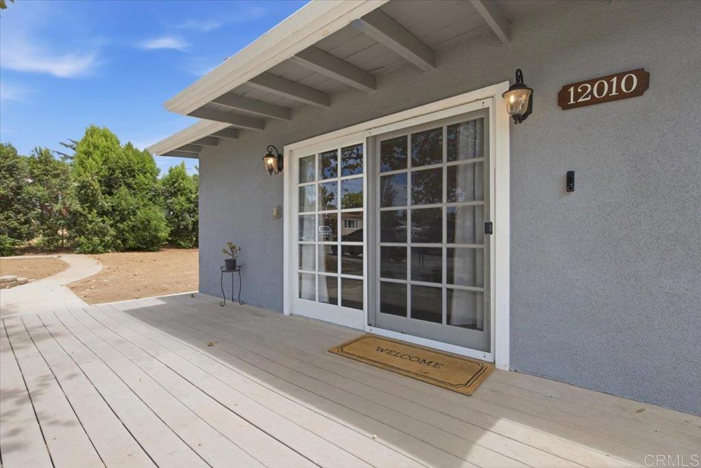 12010 Lakeside Court