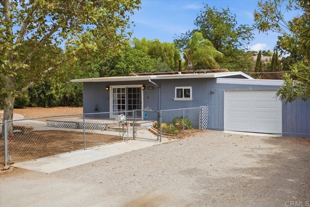 12010 Lakeside Court