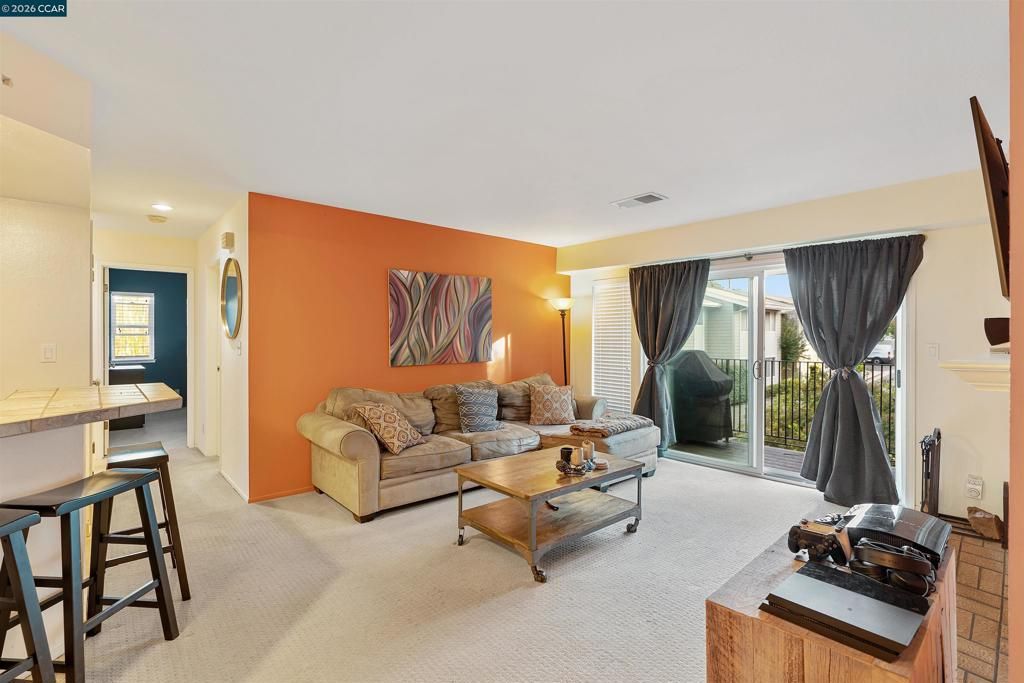 Photo of 1089 1089 Wesley Ct. Ct #8, Walnut Creek, CA 94597 (MLS # 41125810)