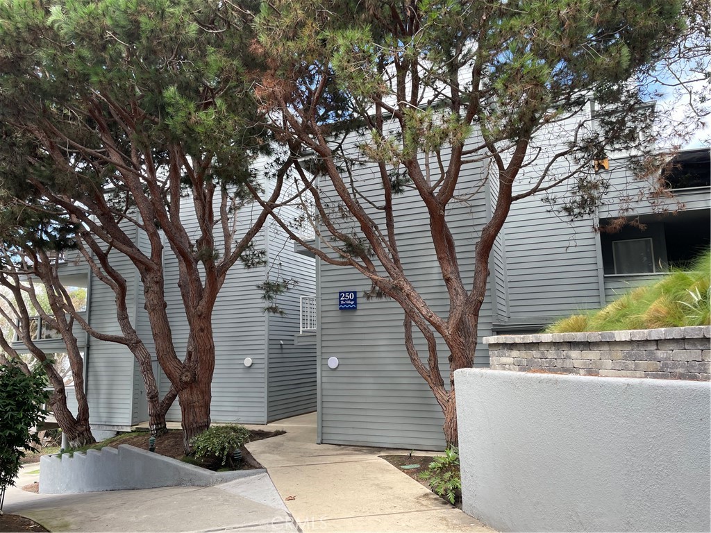Welcome to this sun-drenched unit that offers a truly spectacular ocean view. It is a corner unit located on the first floor in the Seascape One complex. You will enjoy a spacious, open living room with atrium windows and sliding glass doors leading out to the large corner balcony. The interior has beautiful maple finish cabinets, granite countertops, and kitchen bar with all stainless appliances. Additional features include light oak finish Pergo flooring, crown molding and recessed lighting. This one-bedroom unit also includes a bonus room that can be used as a second bedroom, den, or office. The bathroom is finished with glass tile insets and granite countertop. Just steps away from the laundry room, pool, jacuzzi and beach where you can feel the ocean breeze and enjoy the warmth of the sun.