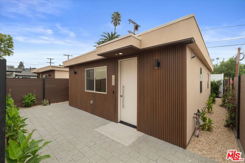 Be the first to live in this brand-new luxury 2-bedroom, 2-bath ADU in Sherman Oaks! This modern single-story residence features an open-concept layout with a chef's kitchen complete with an oversized island, sleek cabinetry, and high-end finishes. Enjoy seamless indoor-outdoor living with a spacious private front patio bathed in natural light perfect for entertaining or relaxing. Thoughtfully designed for comfort and style, the home includes in-unit laundry, ample storage, with a private, fenced in access straight to the unit. Nestled in a newly built 4-unit community, the ADU blends contemporary design with everyday functionality in one of the Valley's most desirable neighborhoods. Bonus: Landlord is offering 1 Month Free Rent for approved applicants don't miss this rare opportunity!