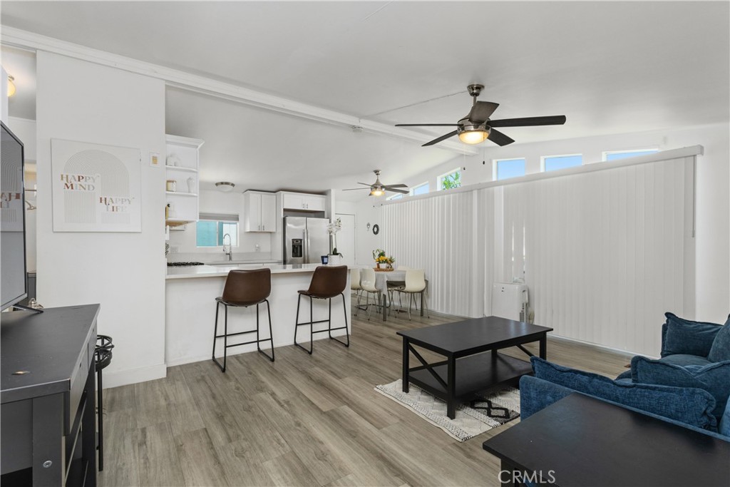 327 W Wilson Street 49