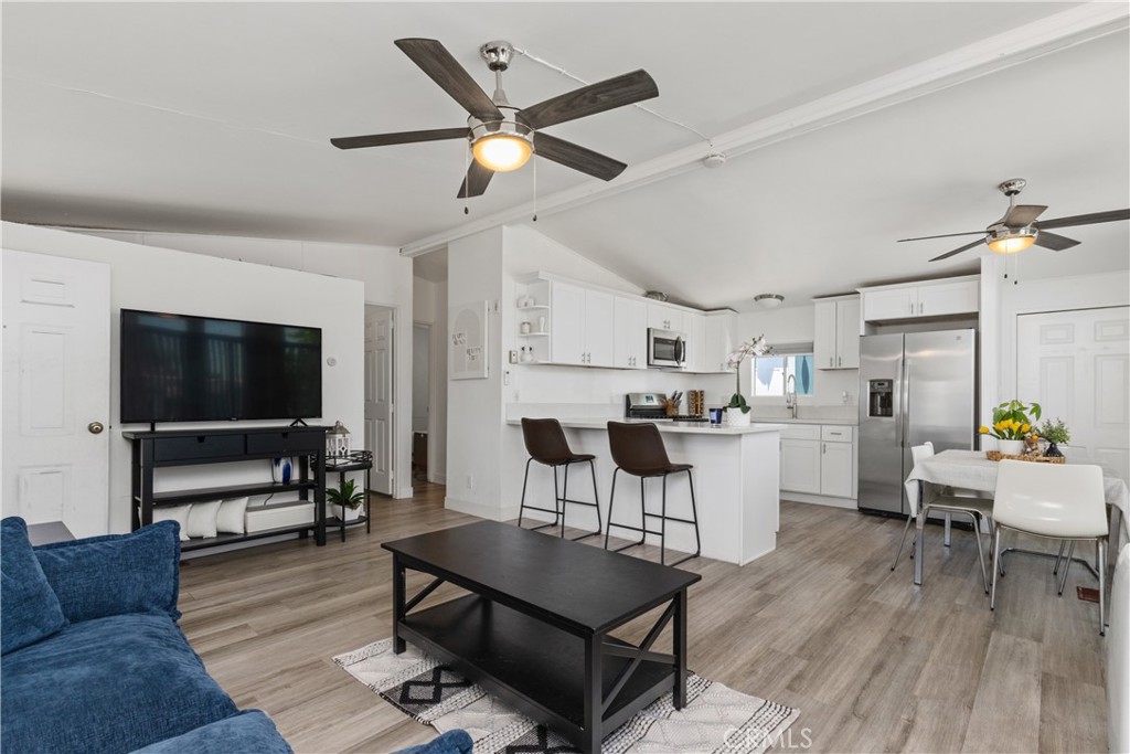 327 W Wilson Street 49