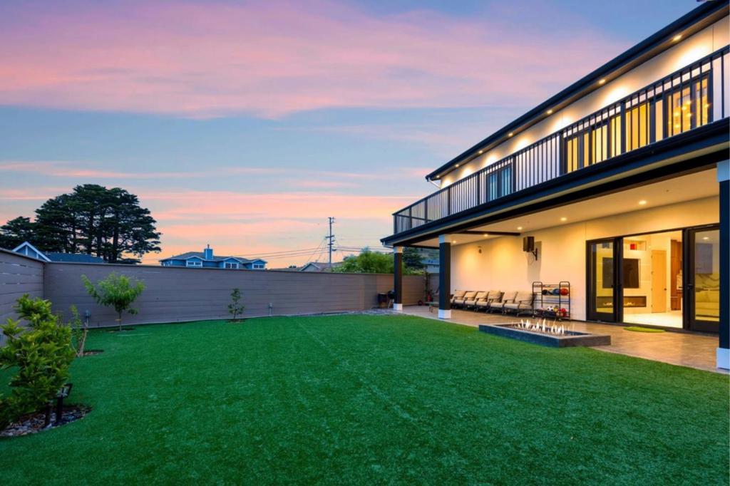 1016 Escalero Avenue