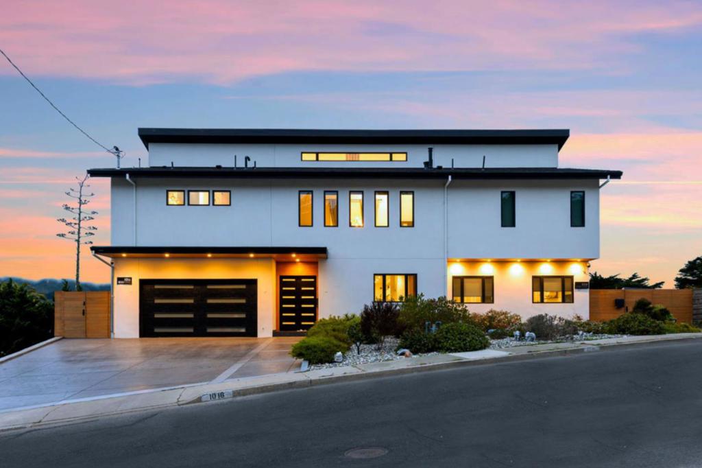 1016 Escalero Avenue, Pacifica CA 94044