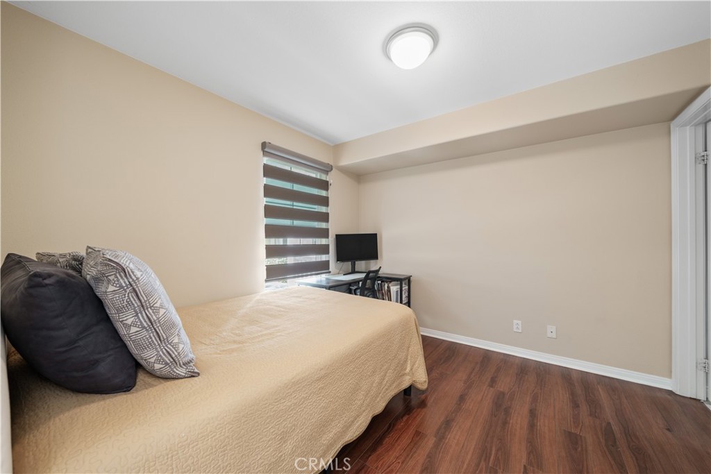 414 Silk Tree