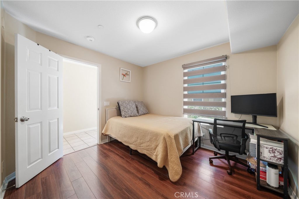 414 Silk Tree