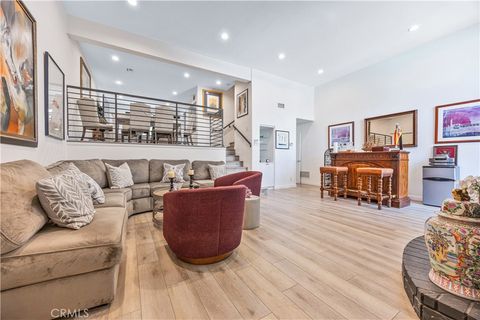 5477 Nestle Avenue 6 Tarzana CA 91356