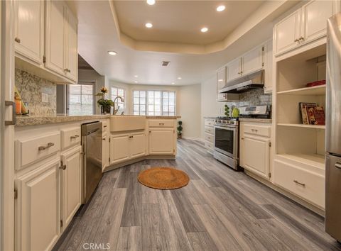 Photo of 11 Malaga Place, Manhattan Beach, CA 90266 (MLS # SB25275080)