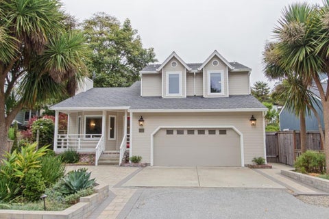 Photo of 211 Nataqua Avenue, Pacifica, CA 94044 (MLS # ML82062338)